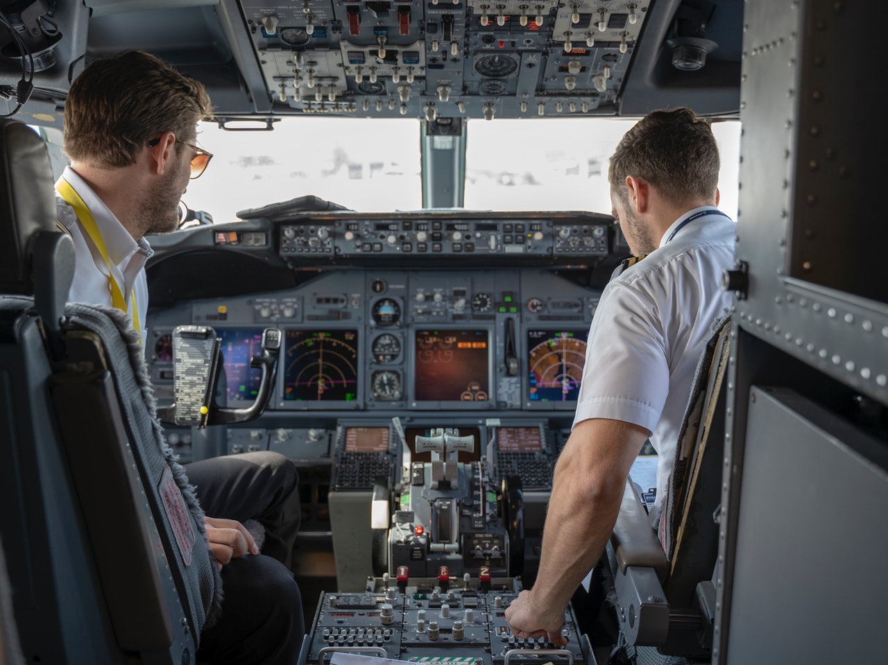 Inglês para aviação: idioma é primordial para profissionais da área